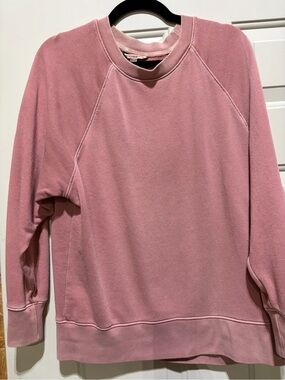 American Eagle Outfitters  Crewneck Sweatshirt in Dusty Pink